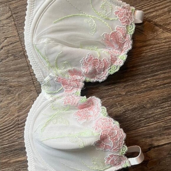 Donna L'Oren White / Pink Lace Fitted Comfy Bra 34B Medium NWT's - Picture 2 of 4